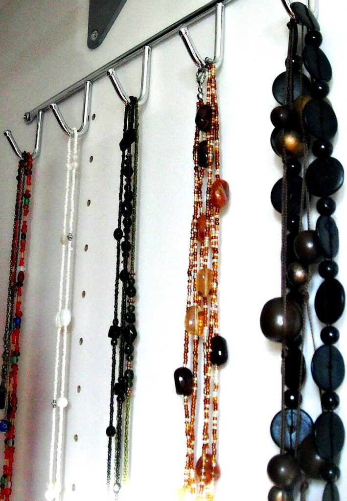 diy necklace hanger