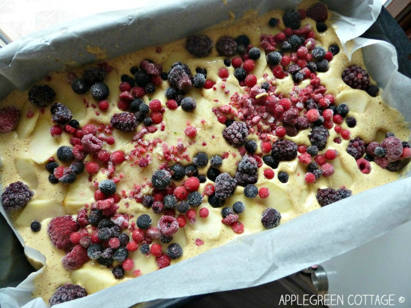 berries cake