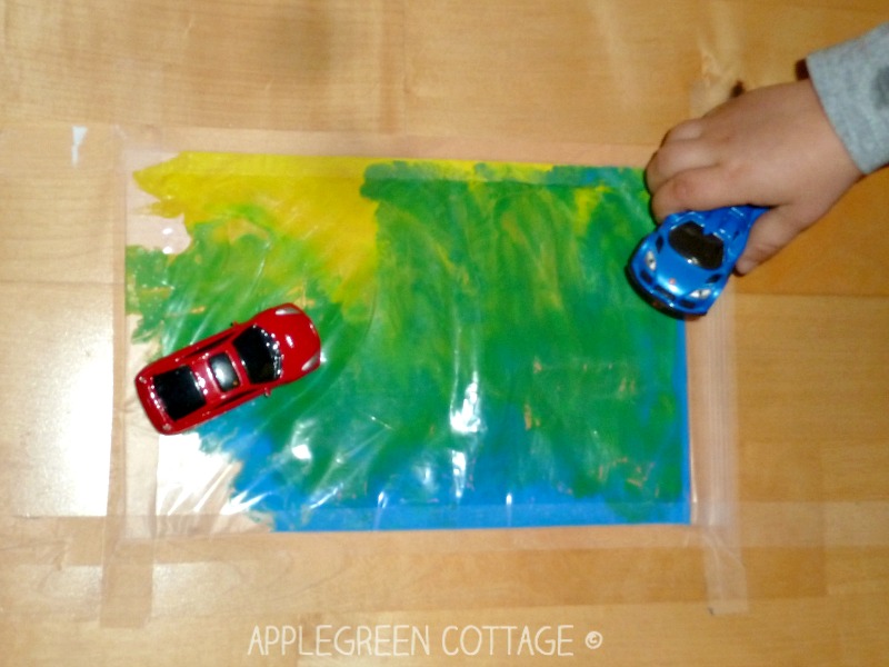 Mess-free finger painting