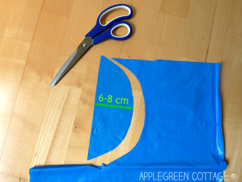 how to make a crumb catcher bib