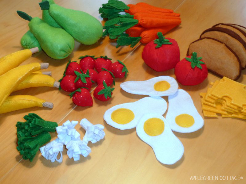 7 of my favorite free felt play food TUTORIALS for home-made felt fruit and vegetables