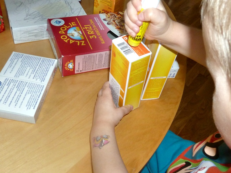 fun robot crafts for kids - repurposing packaging boxes