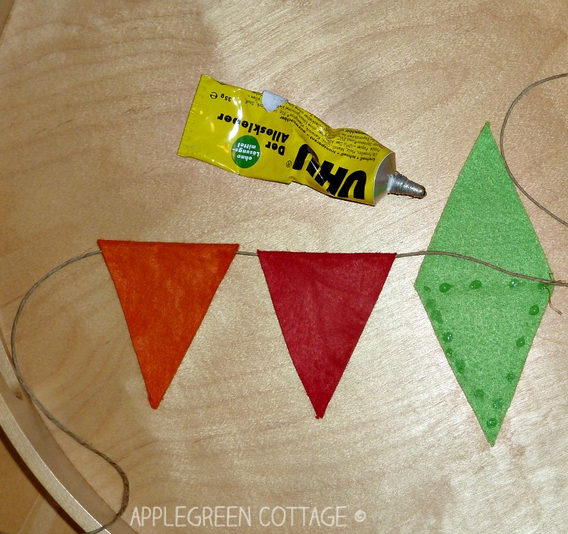 How to make an easy no-sew felt bunting