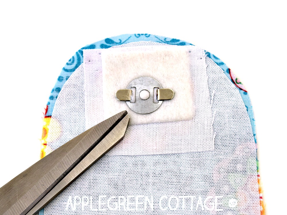 How to install a magnetic snap for a purse sewing pattern – Sew Simple Bags