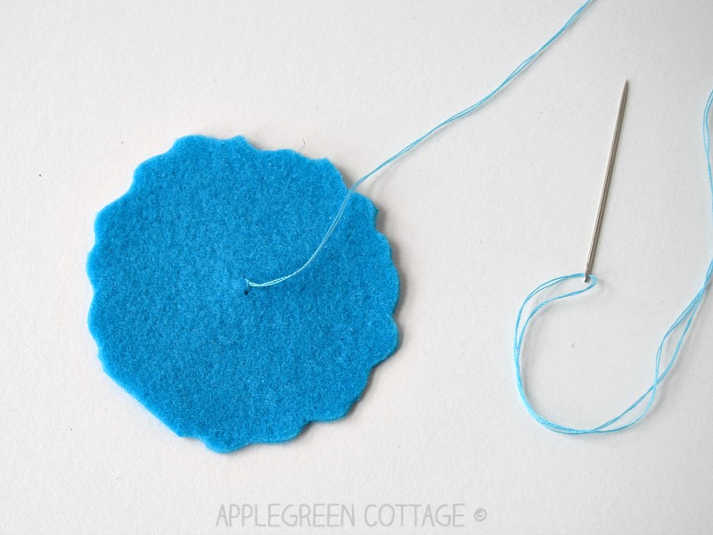 how to make felt flowers