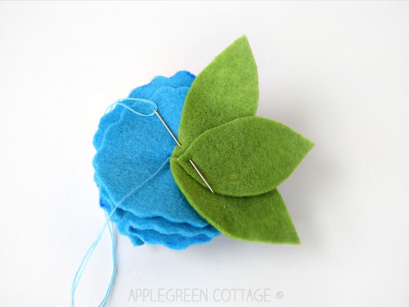 how to make felt flowers