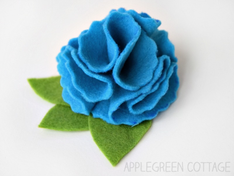 how to make felt flowers