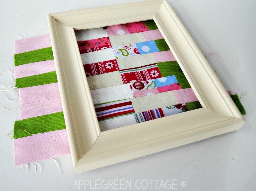 How to frame a piece of fabric patchwork to make your crafting corner even prettier! It's an easy DIY for sewing enthusiasts - put your beautiful mini quilts on display and decorate your home like a pro!