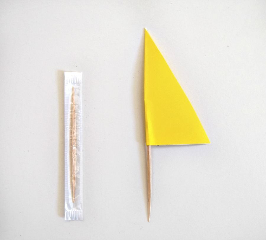 How to make easy DIY sailboats out of styrofoam packaging. A great water play idea for the summer your kids will love! 