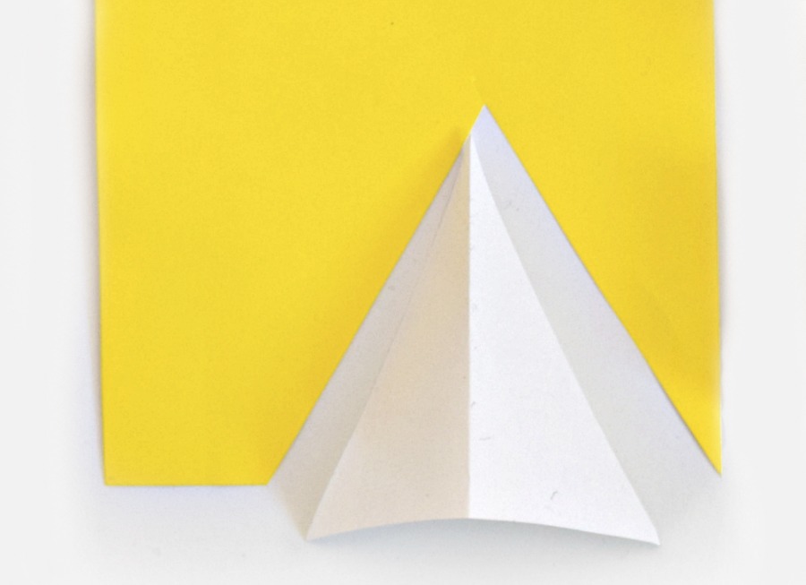 How to make easy DIY sailboats out of styrofoam packaging. A great water play idea for the summer your kids will love! 