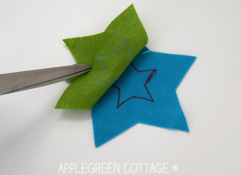 sewing felt star decorations