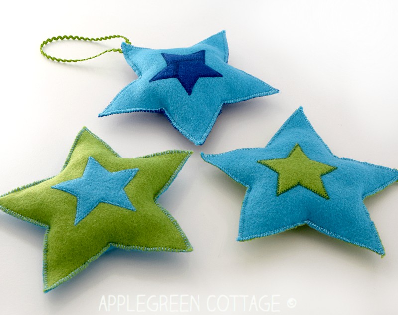 Easy Christmas tree ornaments DIY