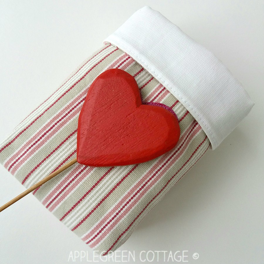 diy Valentine basket with wooden heart decoration