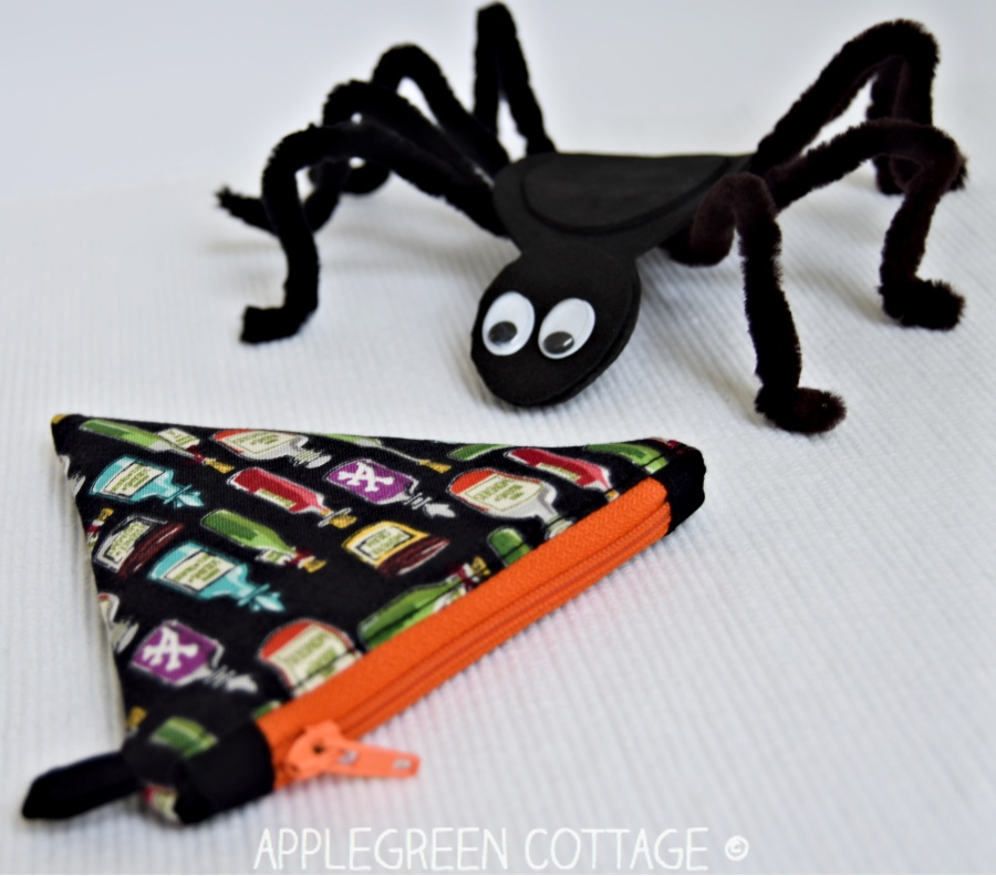 small diy halloween treasure pouch