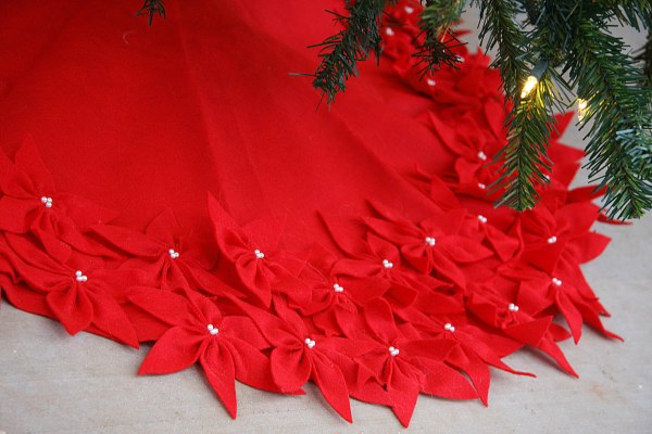 Christmas tree skirt sewing project