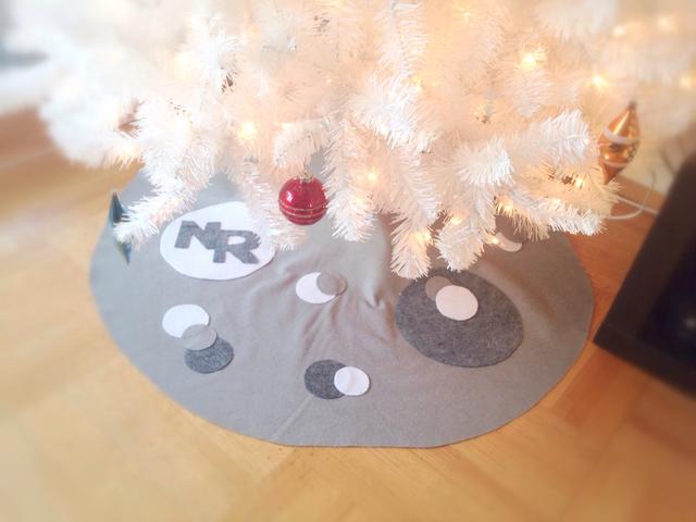 how to make a tree skirt