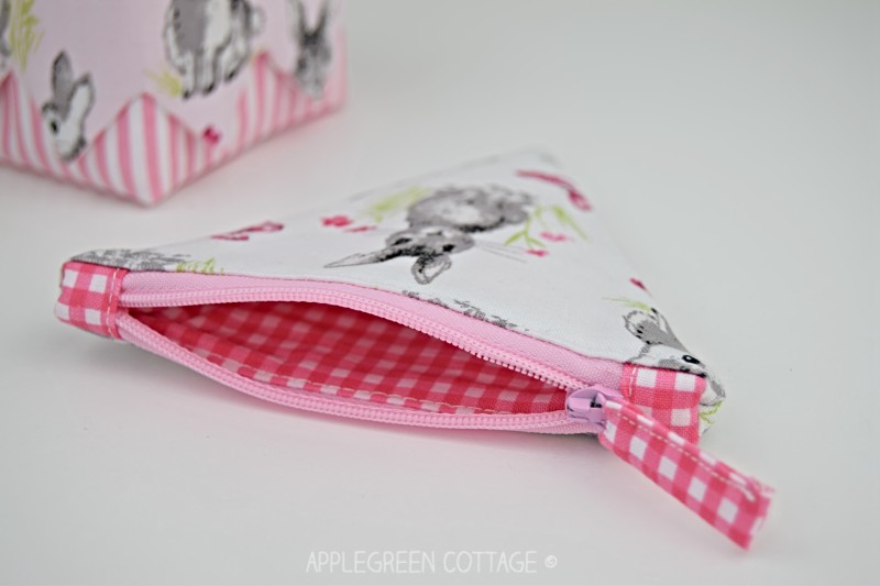 coin purse with spring bunnies