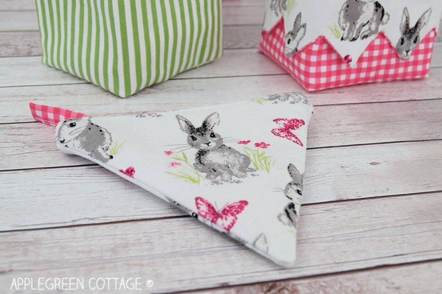 diy coin purse with spring bunnies