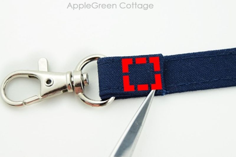 How To Make An Adjustable Strap - For Any Bag! - AppleGreen Cottage