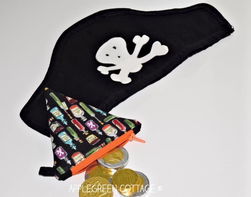 pirate pouch and diy pirate hat