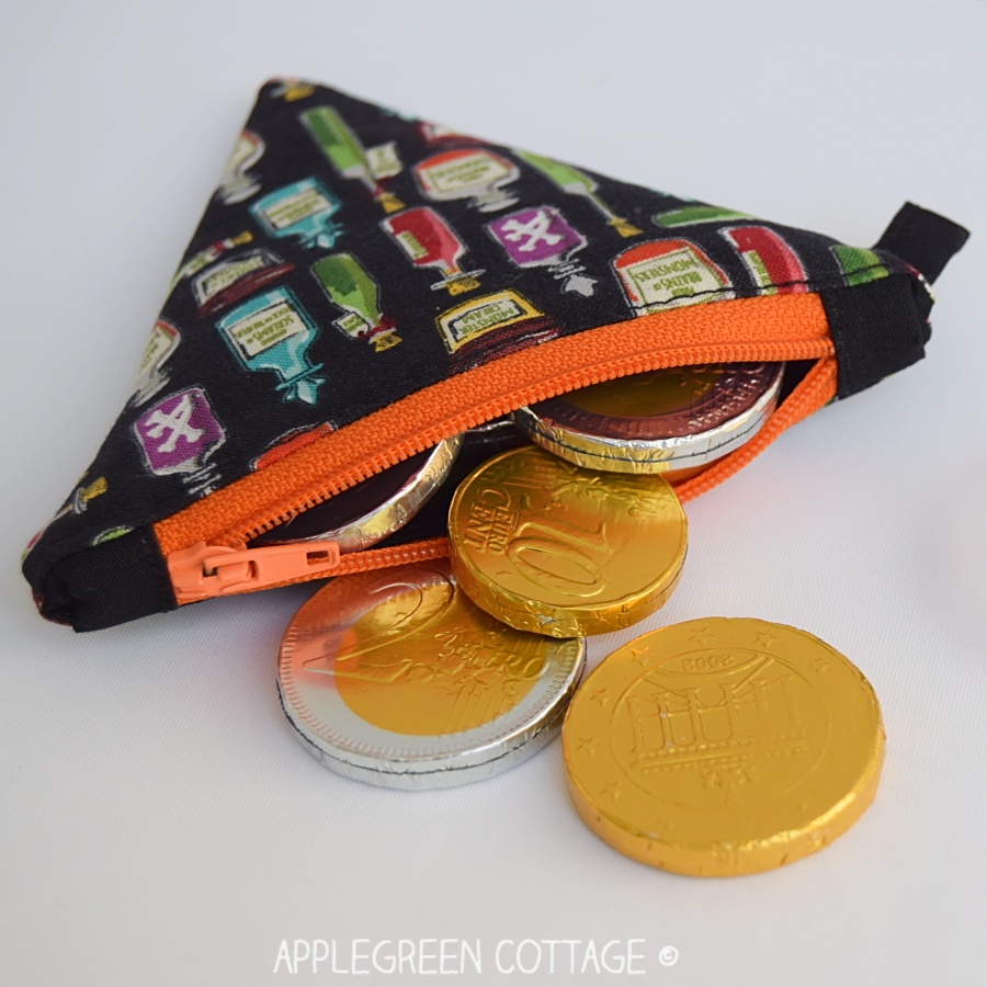 easy diy halloween treat pouch