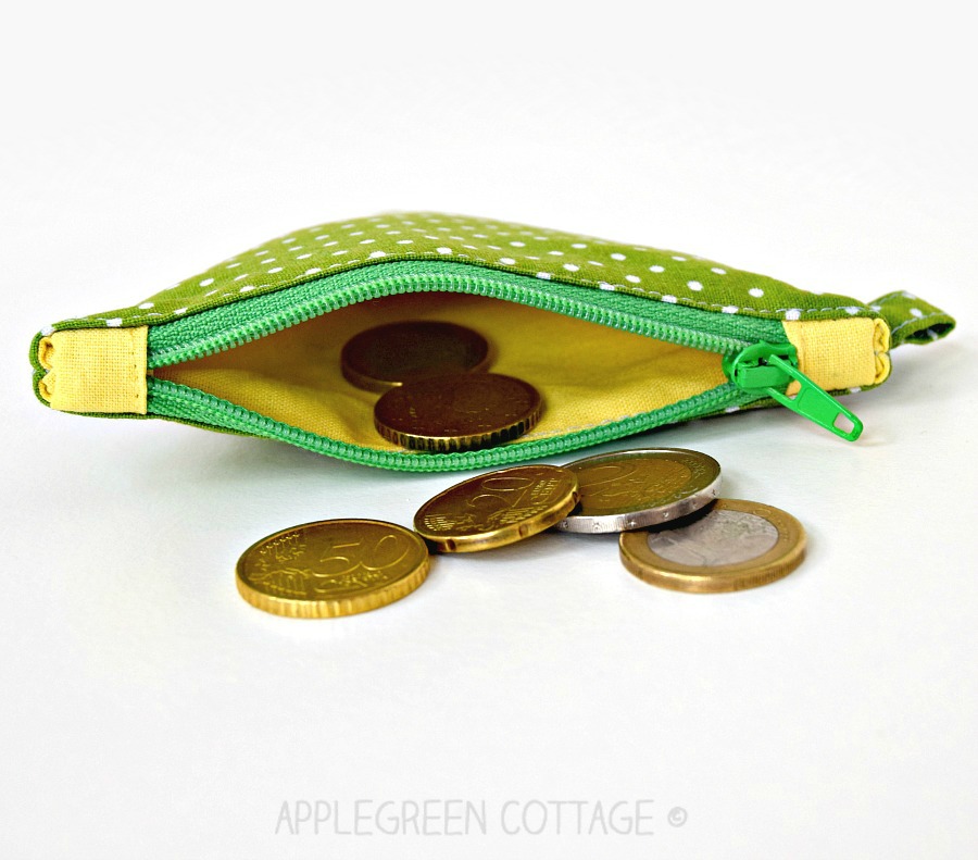 a diy zipper pouch in green and yellow