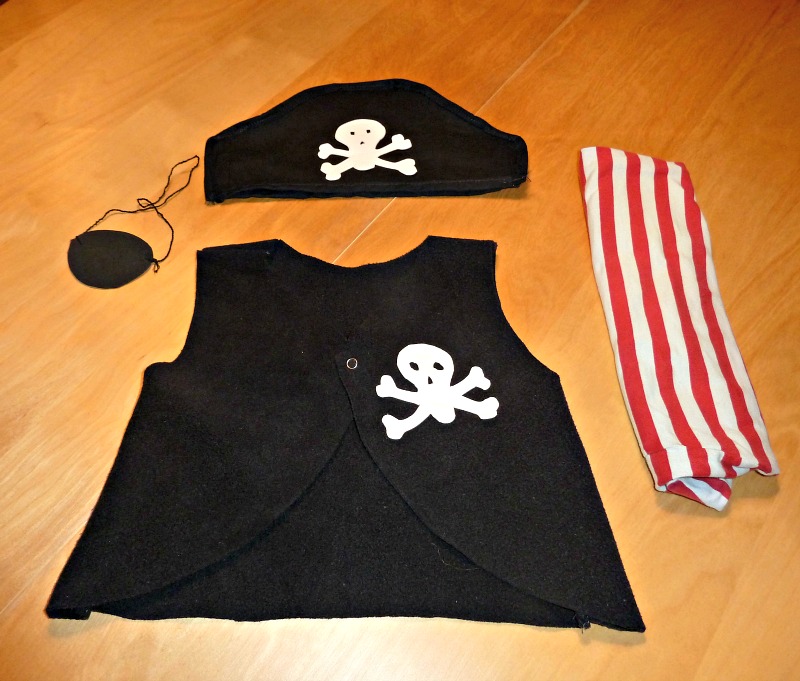 Easy Homemade Pirate Costume For Kids Applegreen Cottage - Homemade Diy Pirate Costume Girl