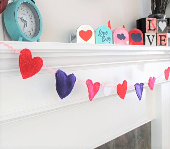 diy Valentine day garland