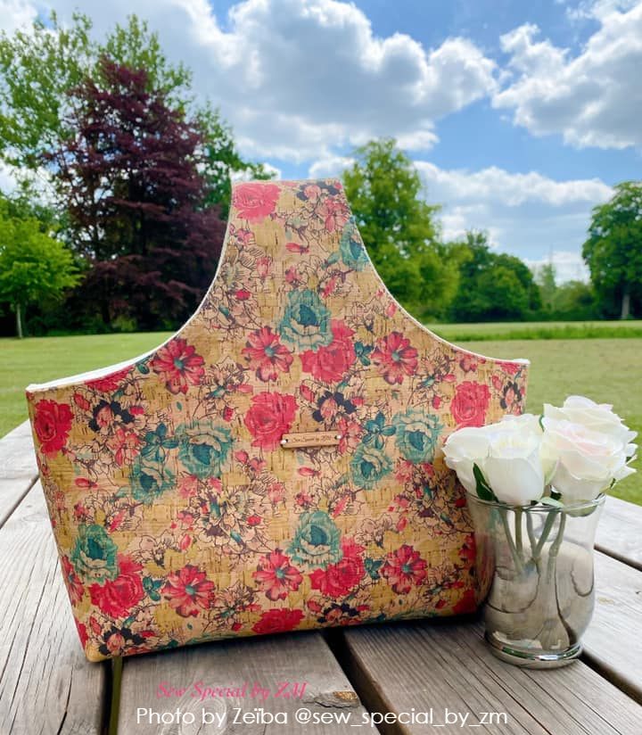 tote pattern made with quilting cotton and beautiful printed cork