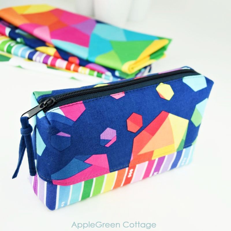 BOXED! Zipper Pouch Pattern - Free Pattern in 2 Sizes