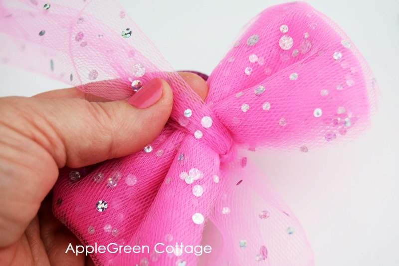 how to make bows out of tulle