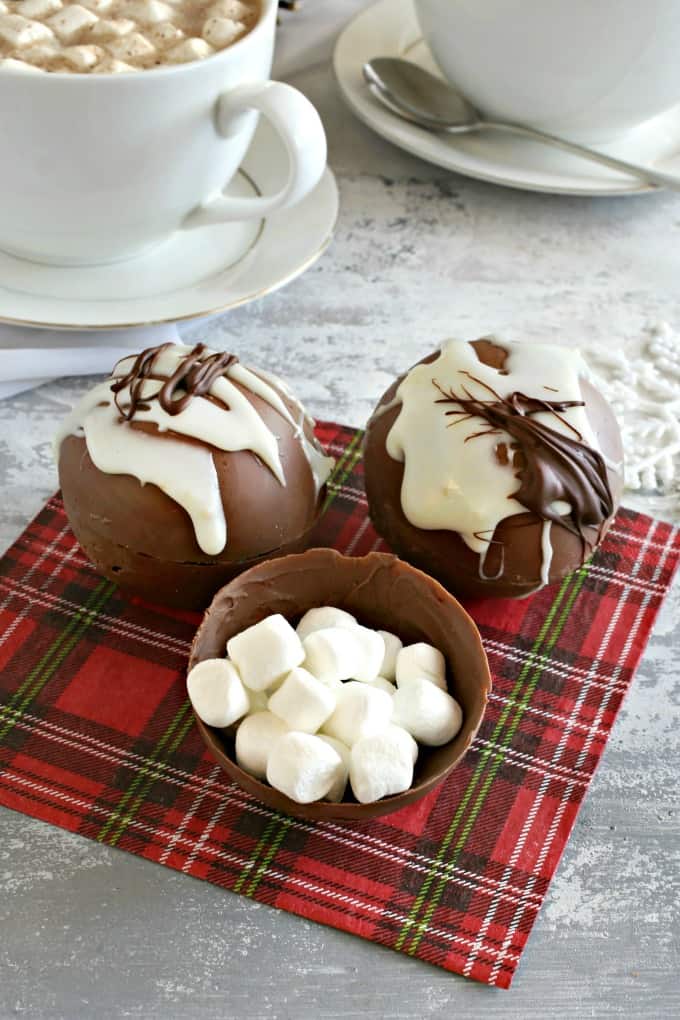 hot chocolate bombs with marshmallows