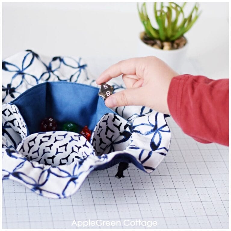 Free MultiPocket Dice Bag Pattern AppleGreen Cottage