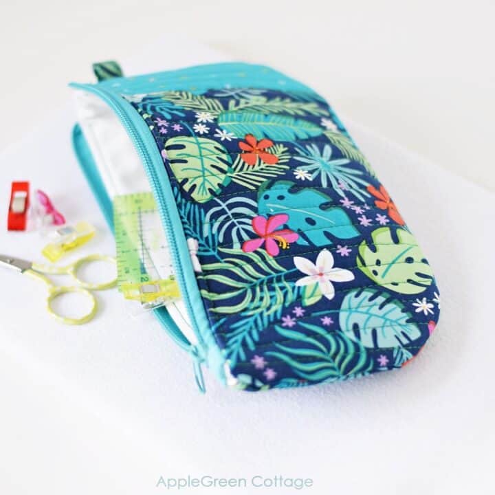 Quilted Zipper Pouch Tutorial AppleGreen Cottage