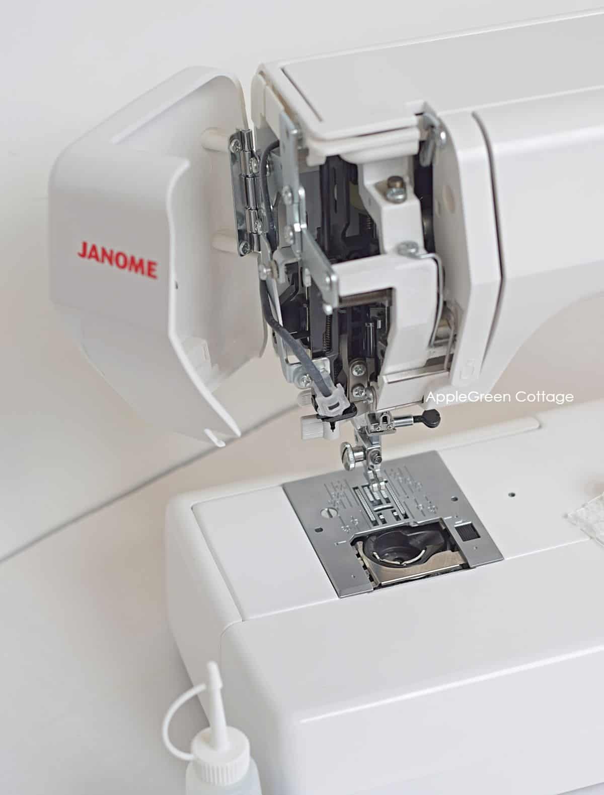 What Kind of Oil Can You Use On a Sewing Machine (Guide To