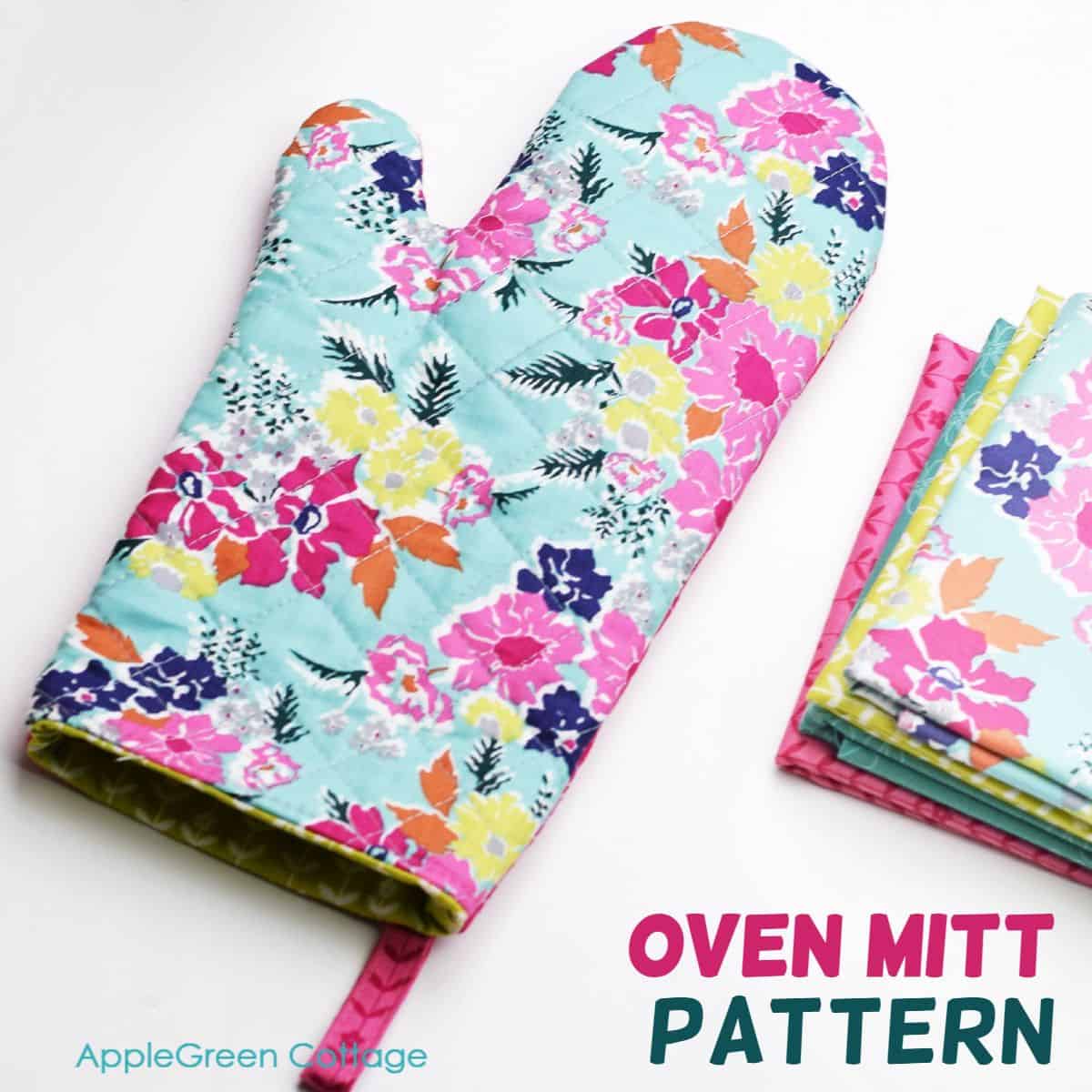easy quilted oven mitt in floral fabric sewn with a free pattern