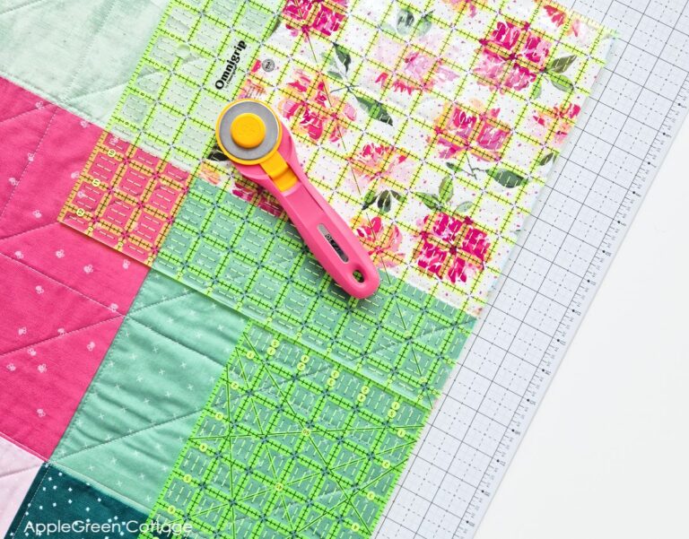How To Make An EASY! Patchwork Quilt - AppleGreen Cottage