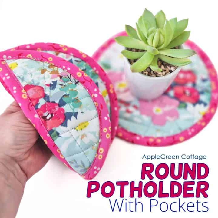 Round potholder with pockets free pattern pin image in floral quilted fabric.